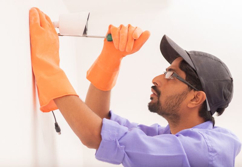 Customer receiving maintenance service